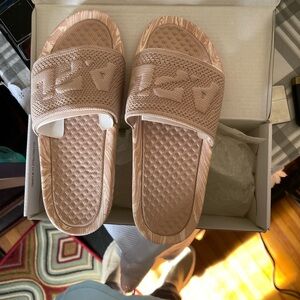 Women's Athletic Slide Sandals in Blush Taupe